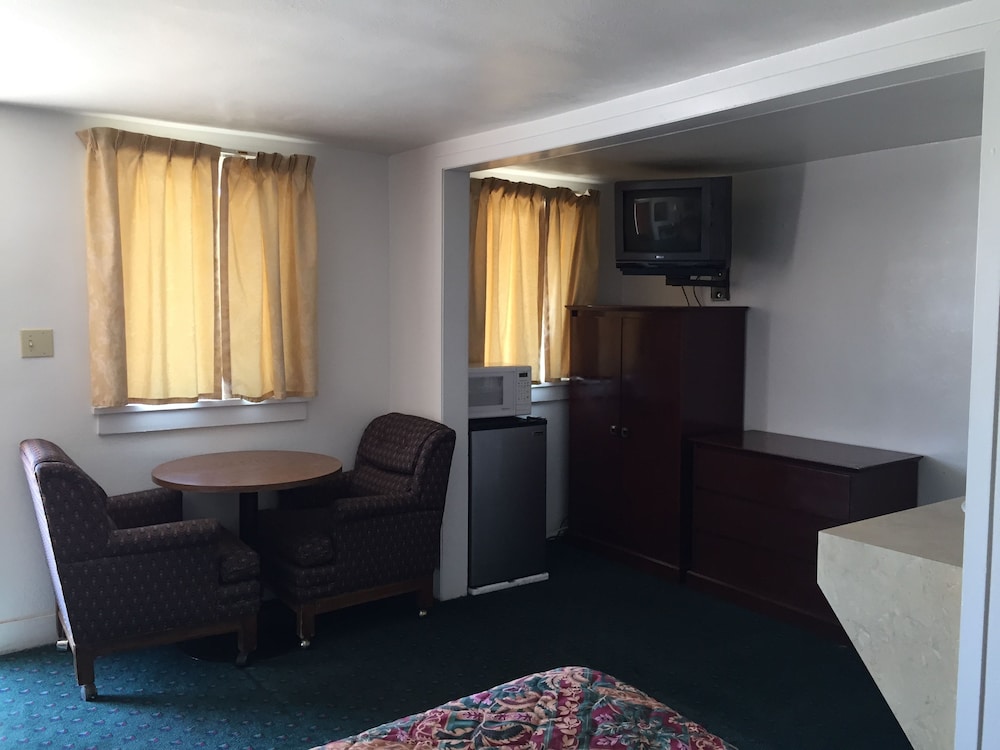 Elko Motel - photo 7