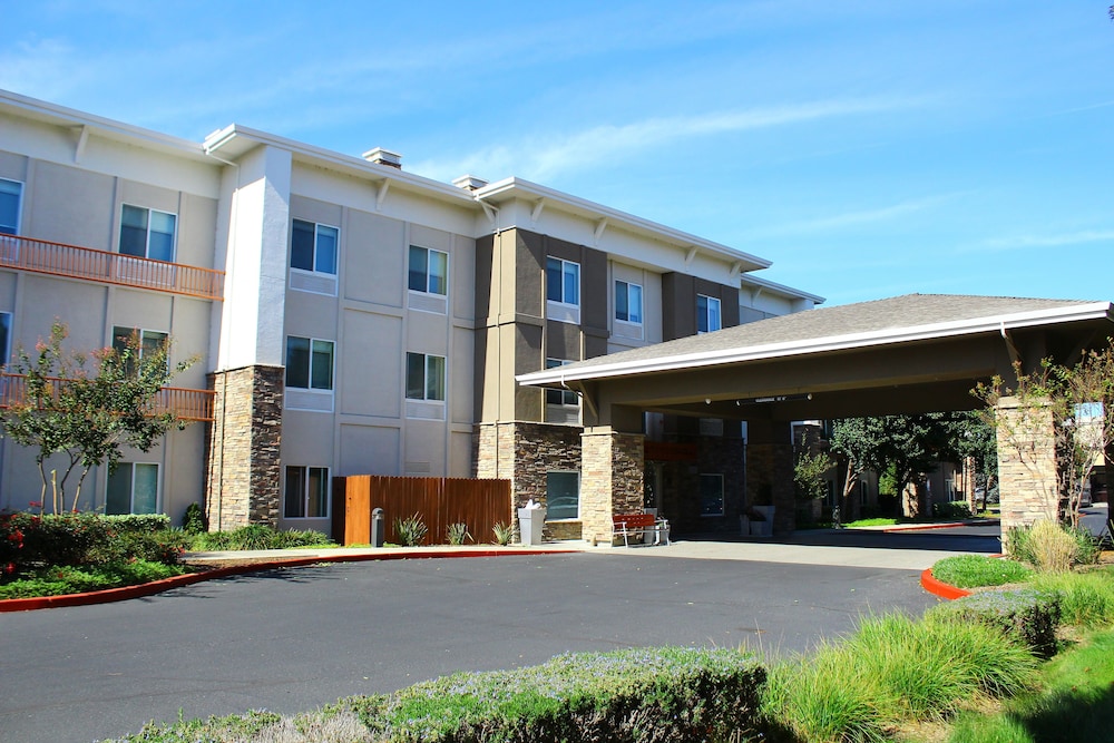 Holiday Inn Express & Suites Napa American Canyon by IHG - photo 33