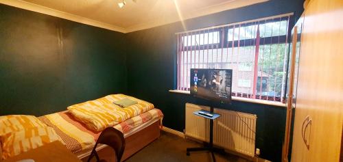 Private Room With Free Parking Close To Lake Side — West Thurrock
