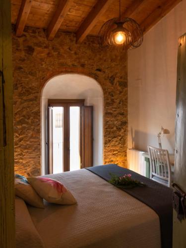 Alojamientos Biarritz la Piedra — hotel in Fuenteheridos