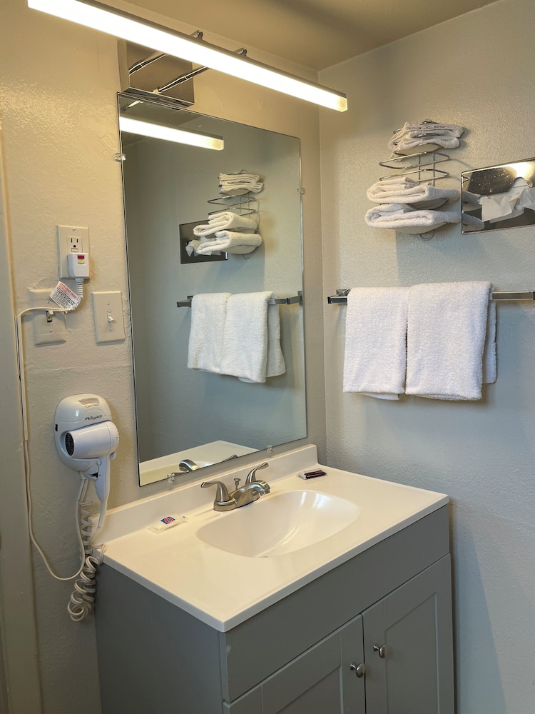 Motel 6 Artesia NM - photo 22