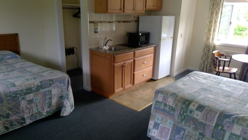 Village Green Motel - photo 13