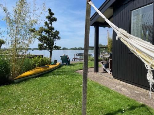 The Outpost Lakehouse enjoy our house at Reeuwijkse Plassen near Gouda — 5-Star Luxury Hotel in Reeuwijk, Netherlands