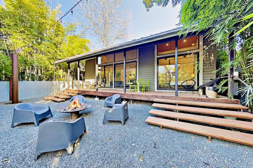 Love Escape - carbon neutral hotel in Austin