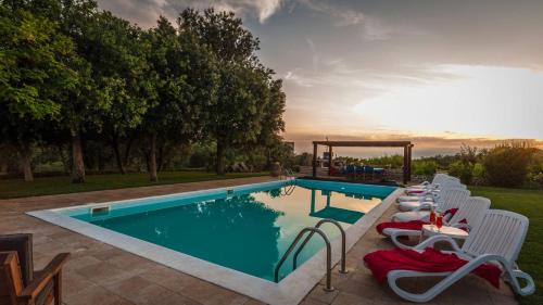 ClickSardegna Villa Emanuel ad Alghero con Vista mare spettacolare piscina indipendente per 8 persone — 4-Star Luxury Hotel in Alghero, Italy