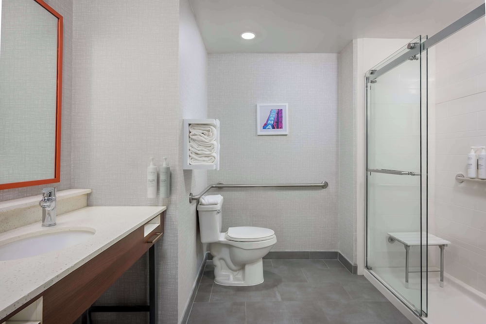Hampton Inn & Suites Birmingham Pelham - photo 23