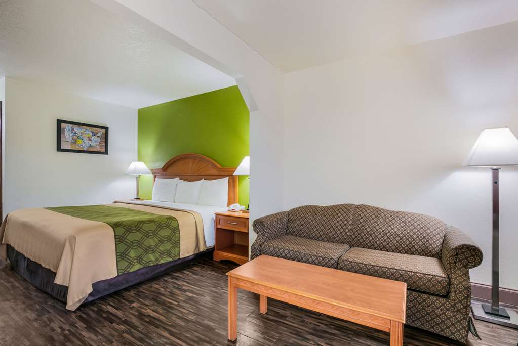 Econo Lodge & Suites Brinkley - photo 23