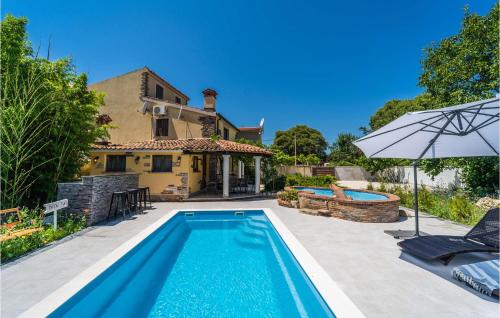 4 Bedroom Lovely Home In Veliki Vareski — 4-Star Luxury Hotel in Marcana, Croatia