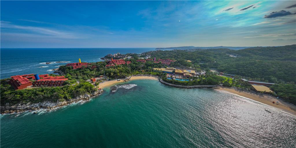 Hotel image of Las Brisas Huatulco All Inclusive