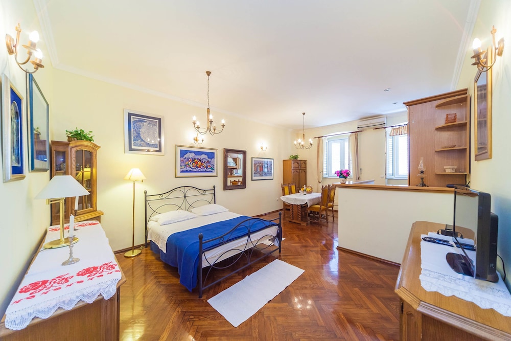 Irundo Dubrovnik Arch Apartments