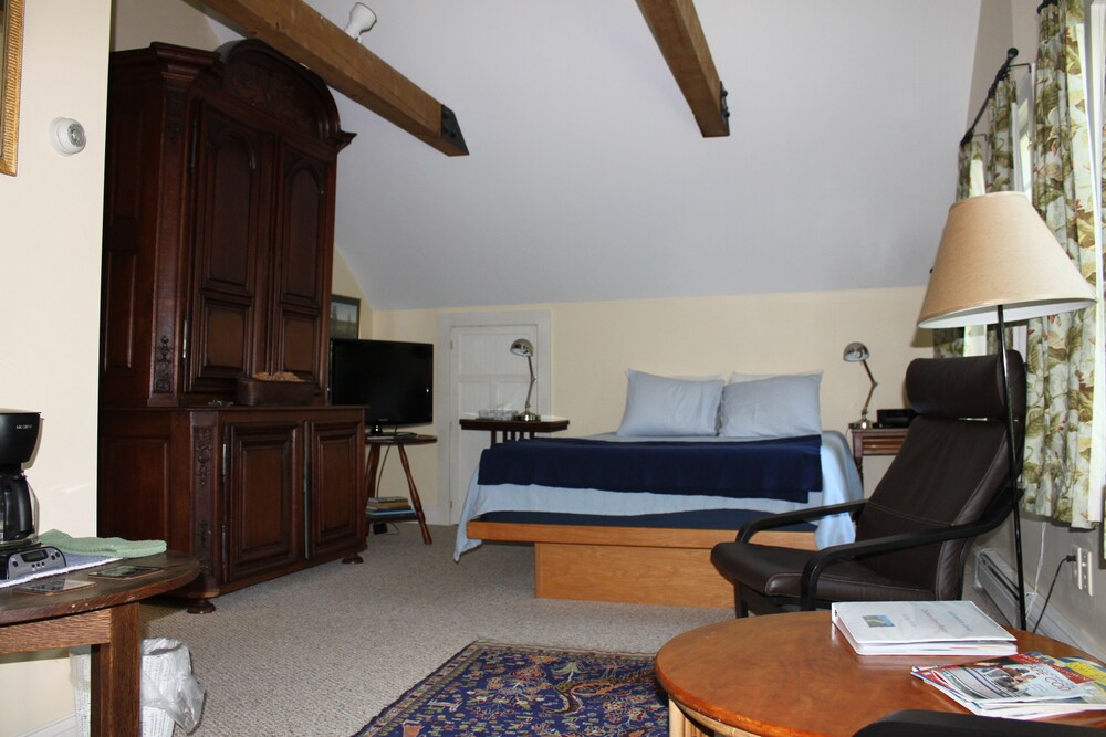 Chatham Guest Rooms - photo 3