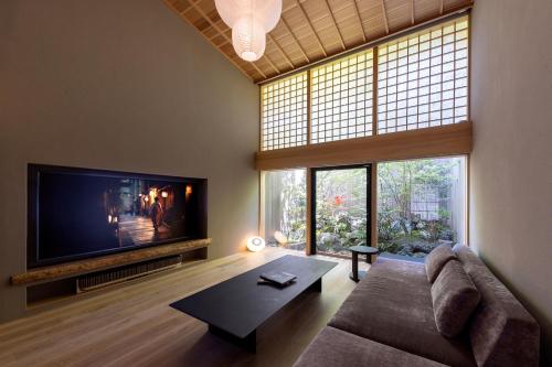 Machiya Hideaway in Enchanting Geisha District — 4-Star Luxury Hotel in Kyoto, Japan