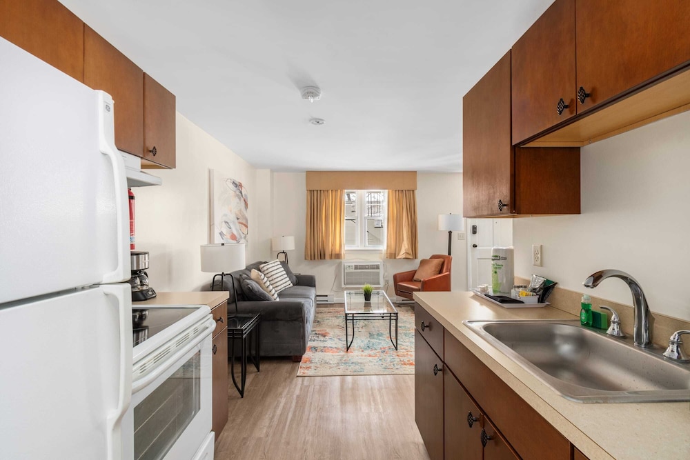 The Beverly - photo 15