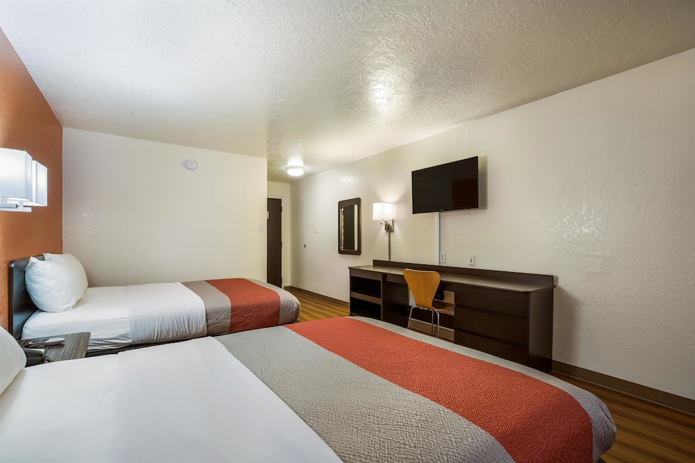 Motel 6 Houston North Spring - photo 27