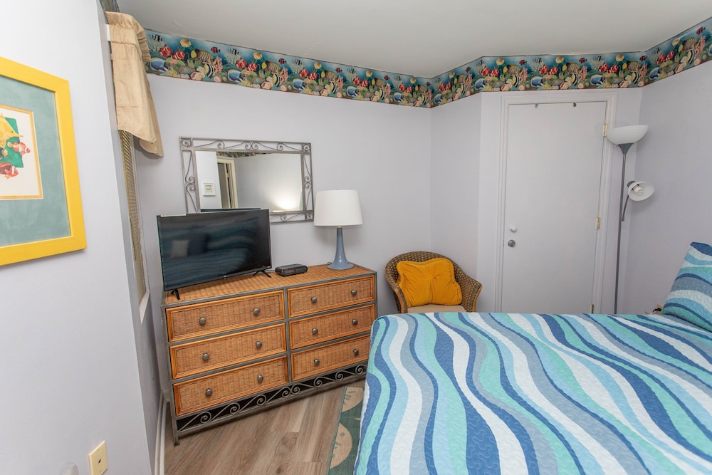Royal Garden Resort 415 2 Bedroom Condo by RedAwning - photo 6
