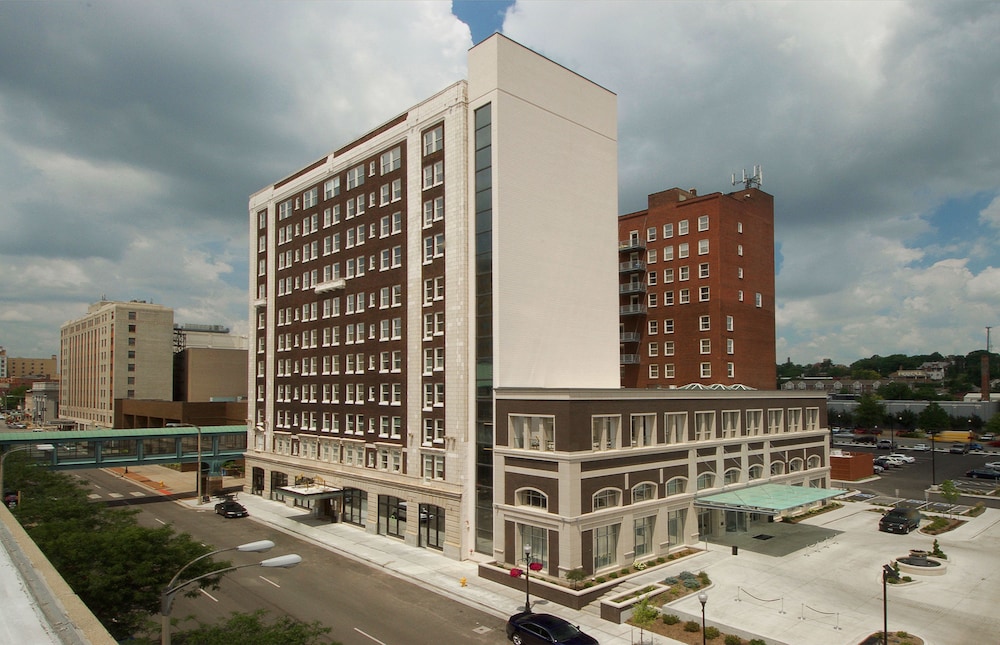 Hotel Blackhawk Autograph Collection - photo 52