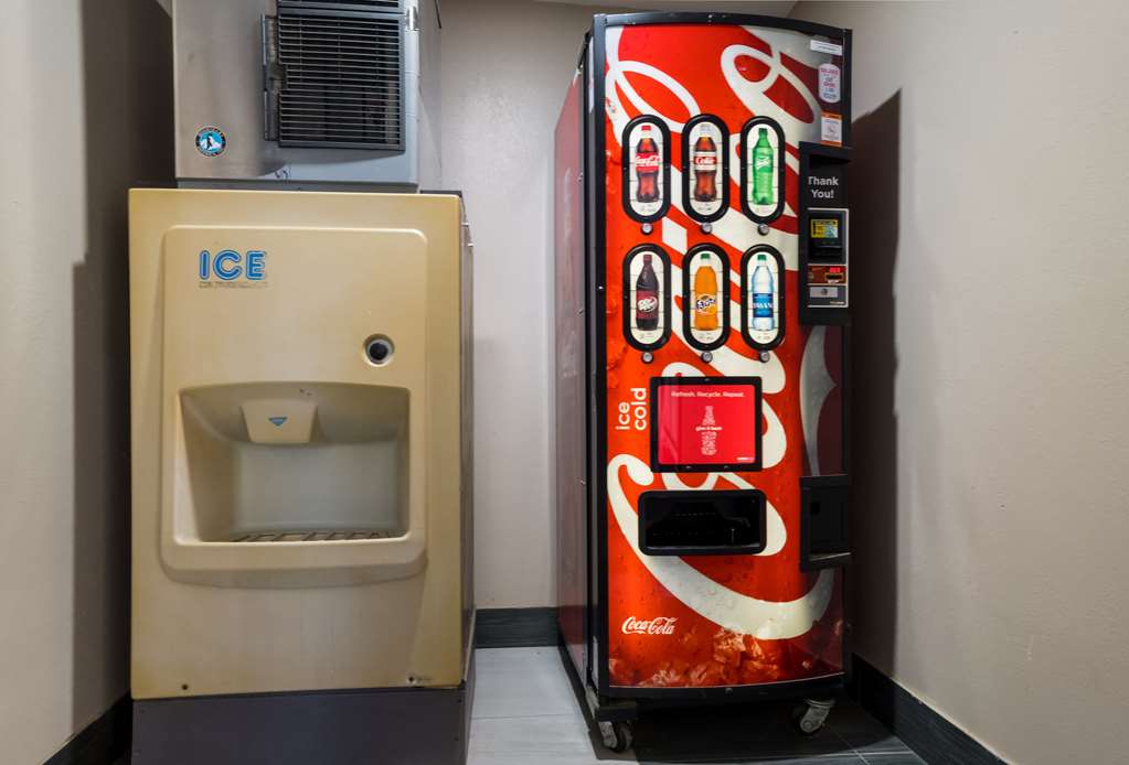 Econo Lodge Brownsville - photo 30