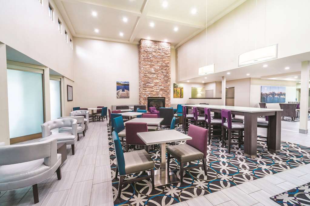 La Quinta Inn & Suites by Wyndham Loudon - photo 40
