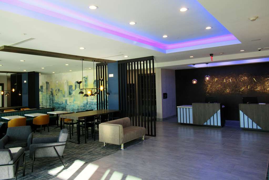 La Quinta Inn & Suites by Wyndham Dallas Fairpark - photo 11