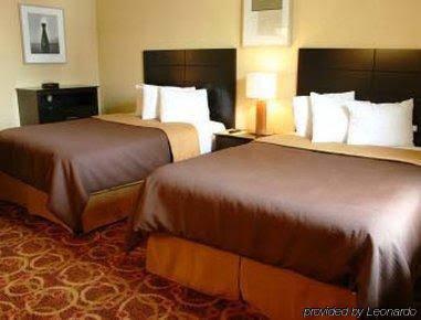 Memorial Inn and Suites - photo 7