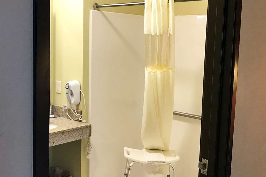 Suburban Studios Cedar Falls - photo 27