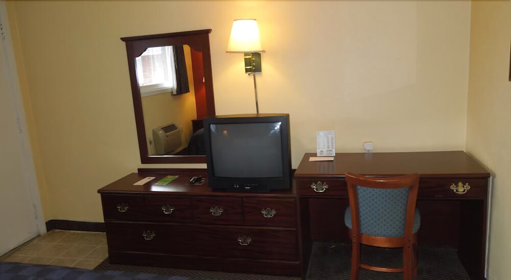 Red Carpet Inn Allentown Hausman Road - photo 12
