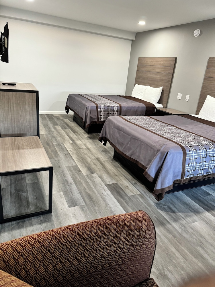 Continental Inn & Suites Nacogdoches TX SFA University Downtown - photo 23