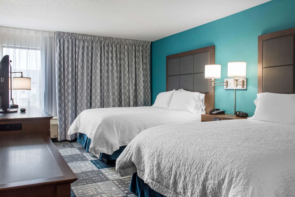 Hampton Inn Douglas - photo 10