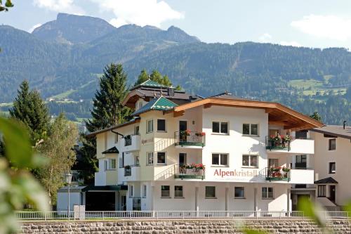 Appartements Alpenkristall — 4-Star Luxury Hotel in Zell Am Ziller, Austria