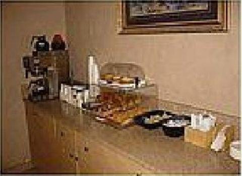 Kensington Inn - photo 2