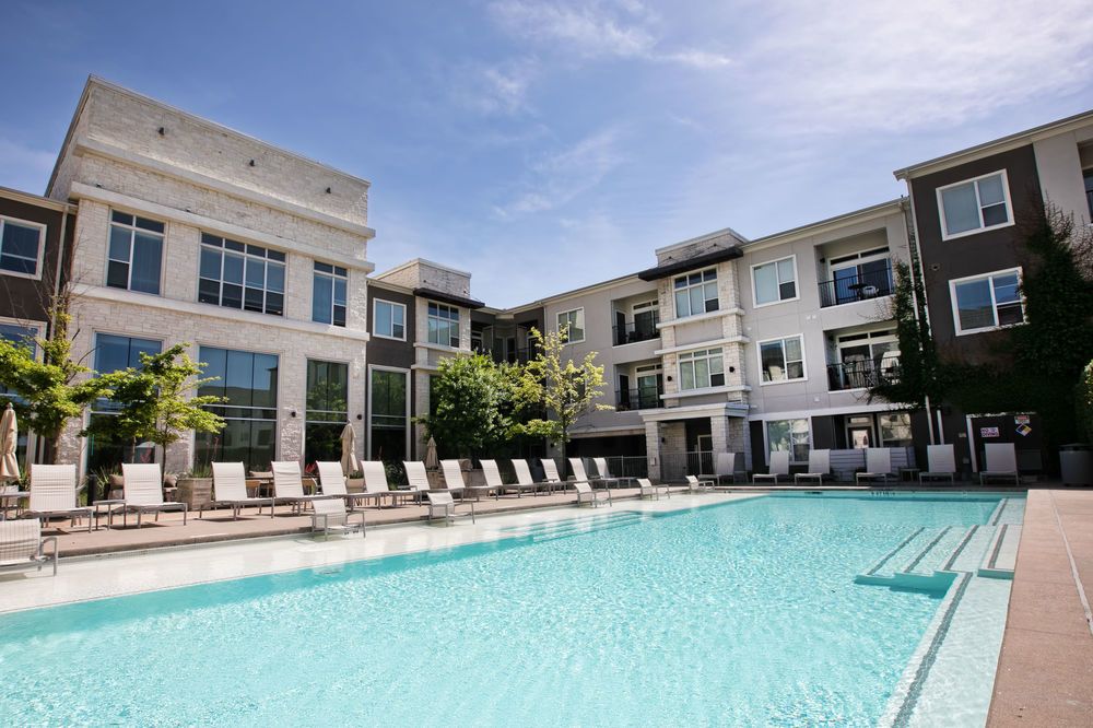 Locale Lakeshore — Austin — photo 4