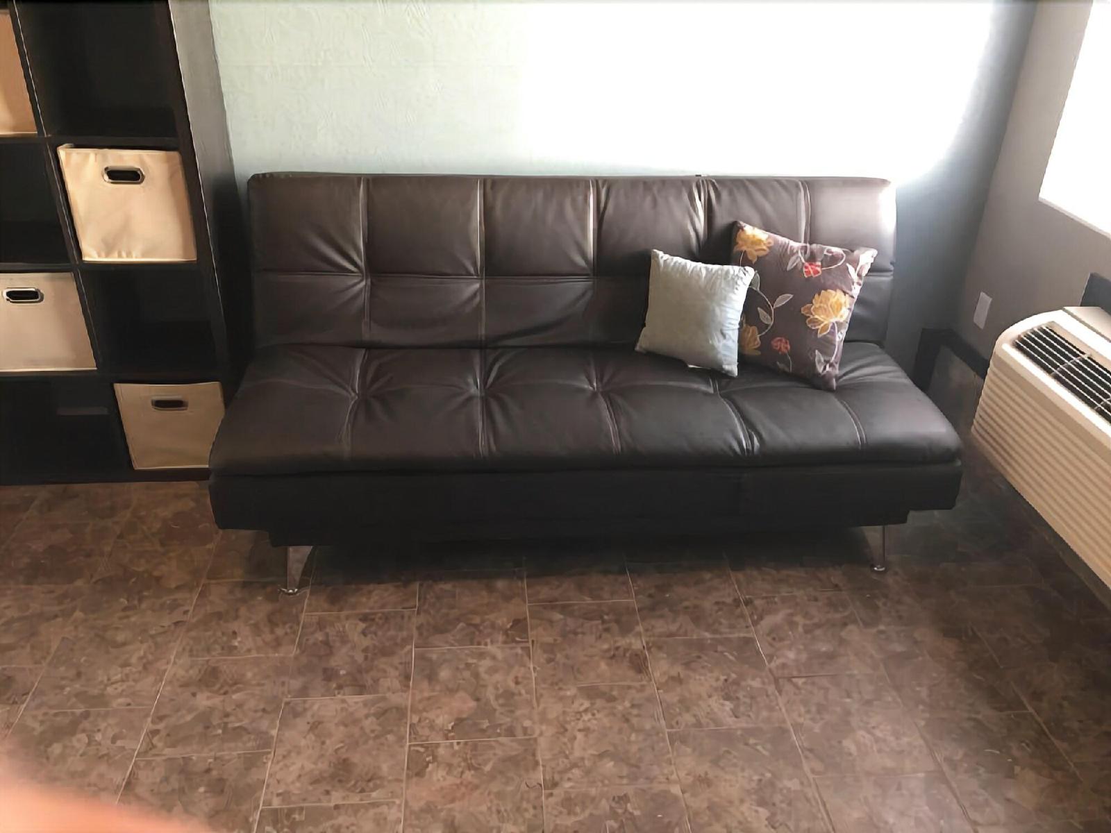 Riverfront Studio Suites - photo 8