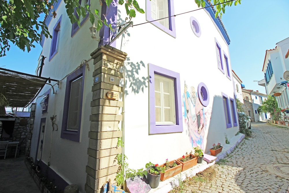 Muzeyyen Butik Otel in Bozcaada, Turkey