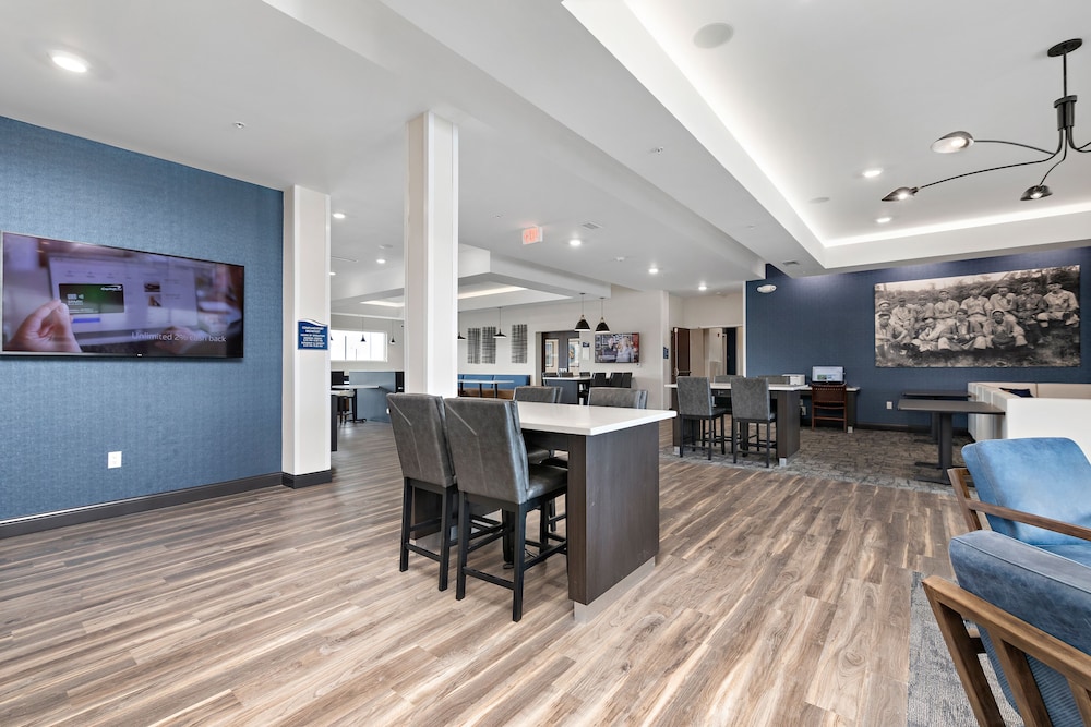 Holiday Inn Exp Parkville - photo 7