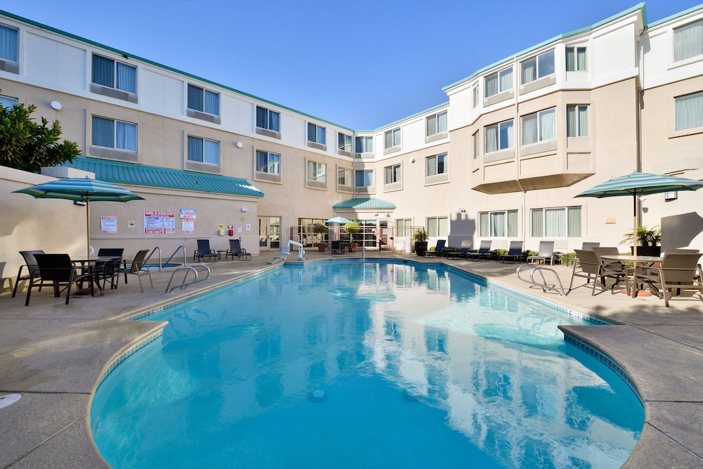 Holiday Inn Express & Suites Elk Grove Central Hwy 99 by IHG - photo 25