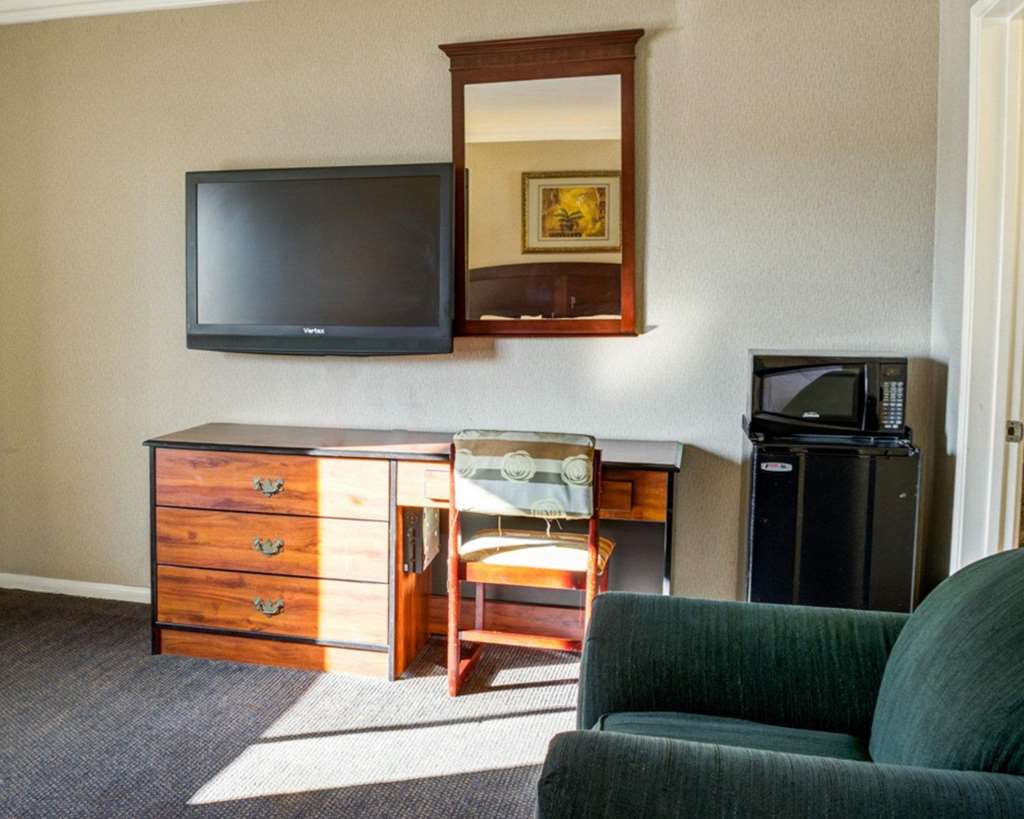 Rodeway Inn near Venice Beach - photo 10