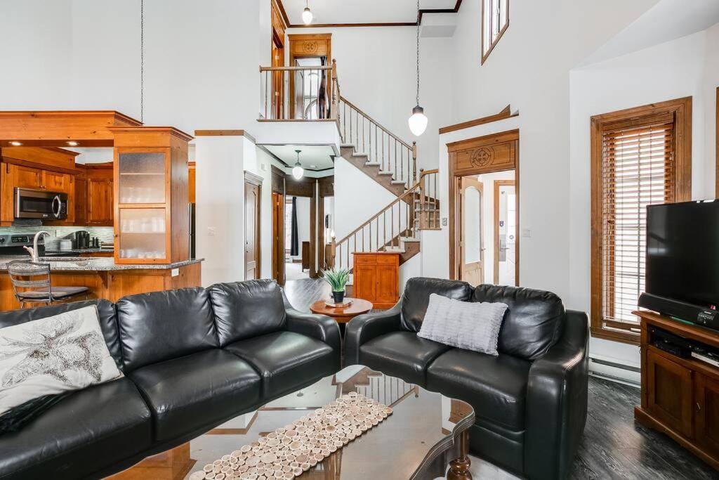 Le Manoirs C Mont Tremblant in Mont-Tremblant, Canada