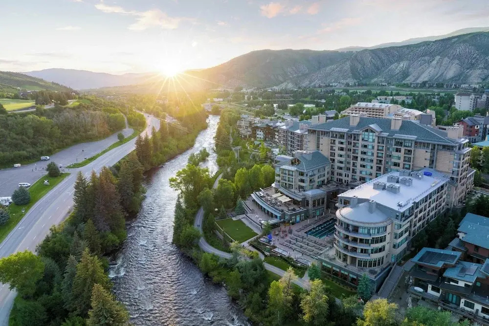Beaver Creek Solace by AvantStay Studio w Resort Pool Hot Tub Premier Avon Location - photo 37