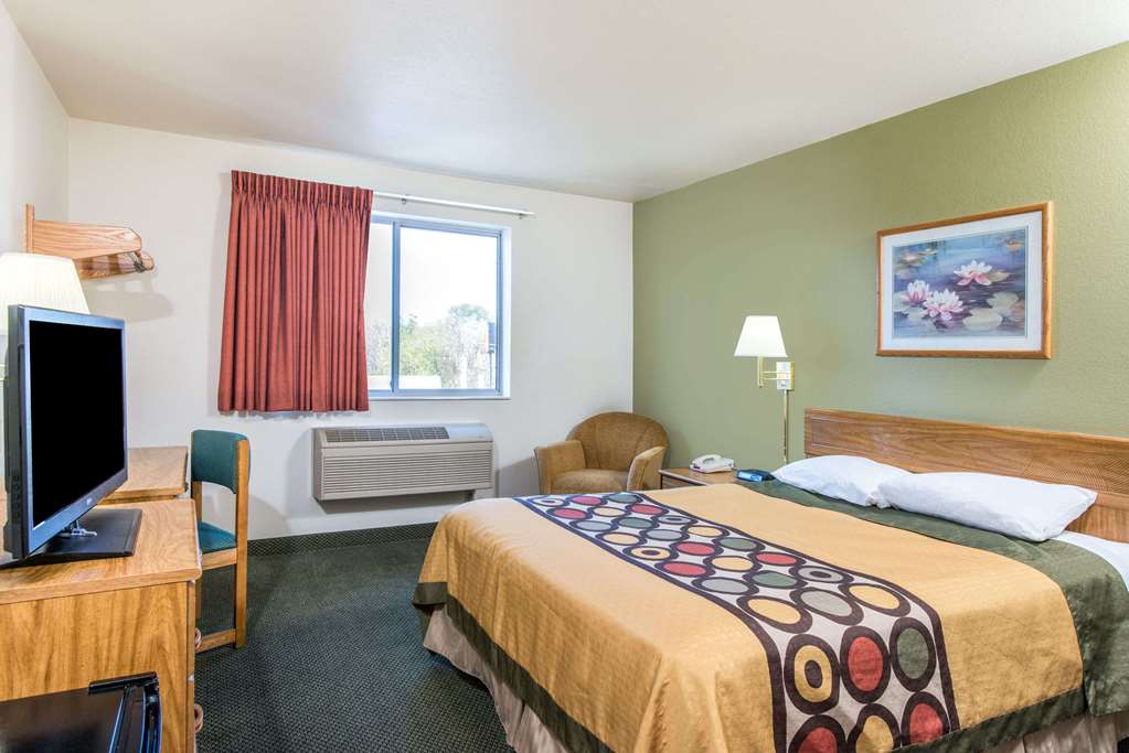 Super 8 by Wyndham West Middlesex Sharon Area - photo 9