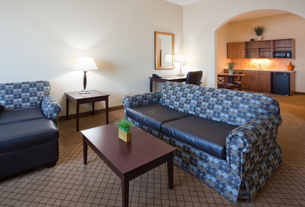 Holiday Inn Express Hotel and Suites Mankato East by IHG - photo 9