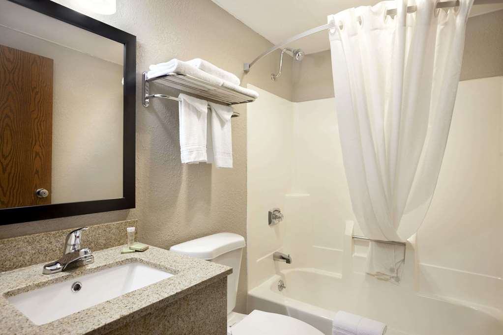 Super 8 by Wyndham Tuscola - photo 7