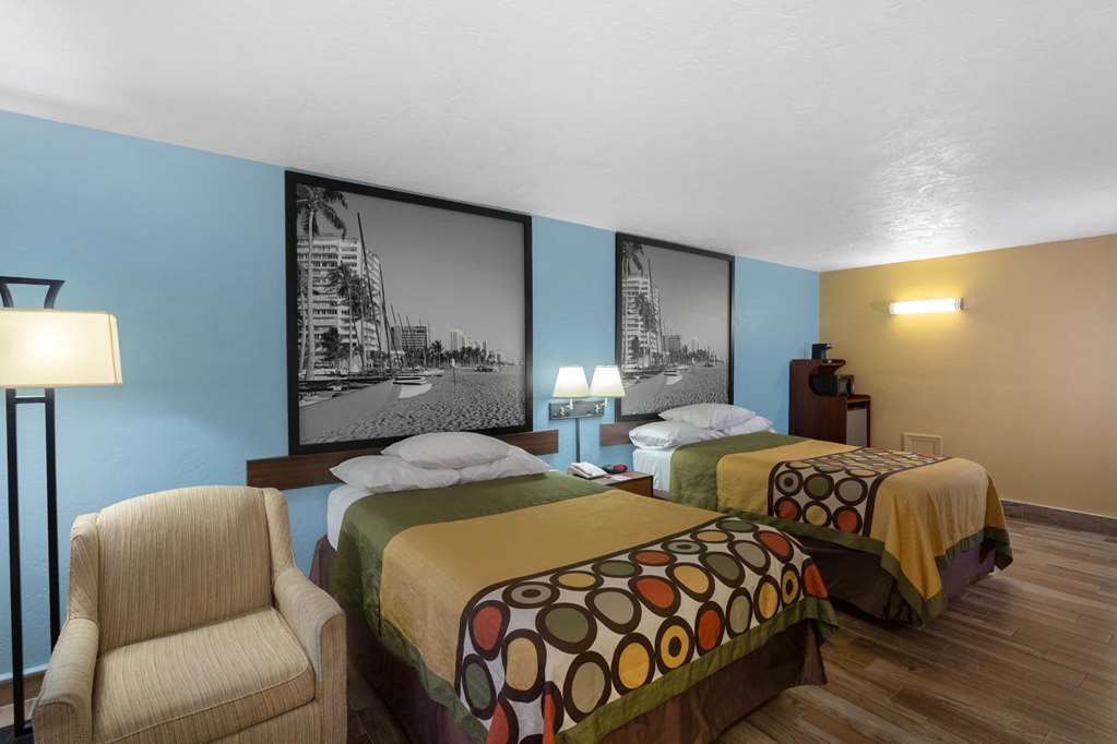 Super 8 by Wyndham Bradenton Sarasota Area - photo 9