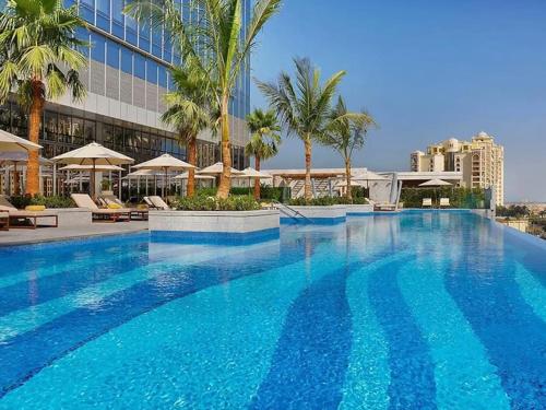 Studio Apartment in The Palm Tower 5 Star Facilities — 4-Star Luxury Hotel in Dubai, United Arab Emirates