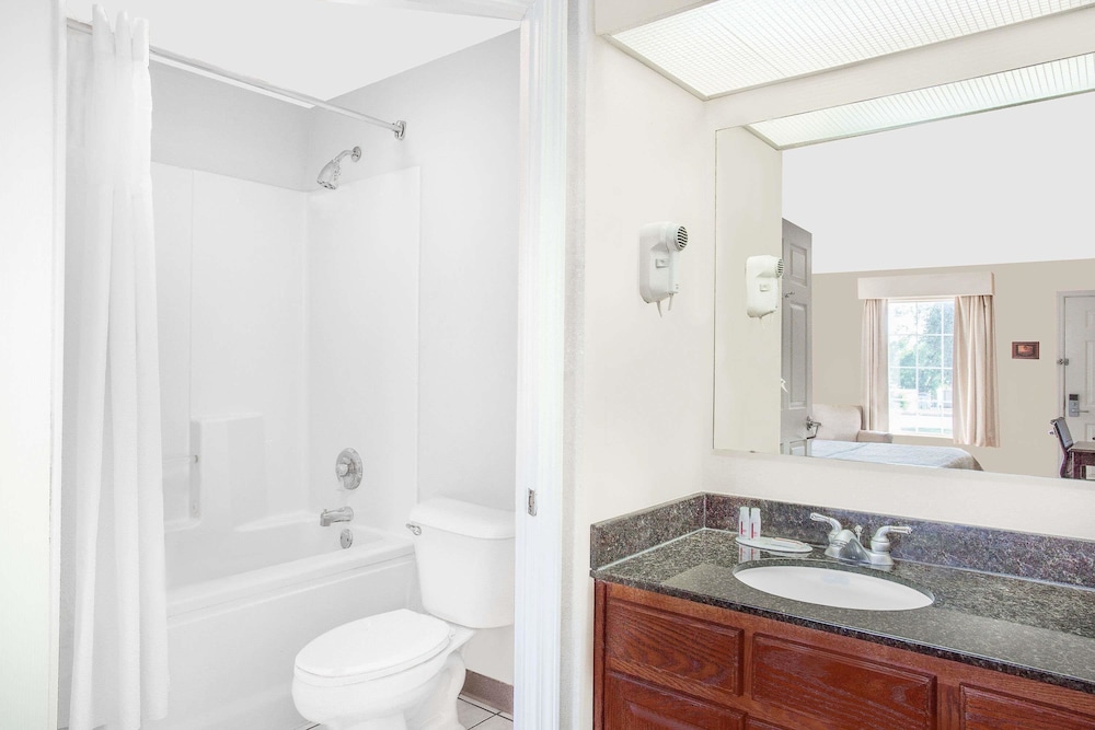 Baymont By Wyndham Roanoke Rapids - photo 27