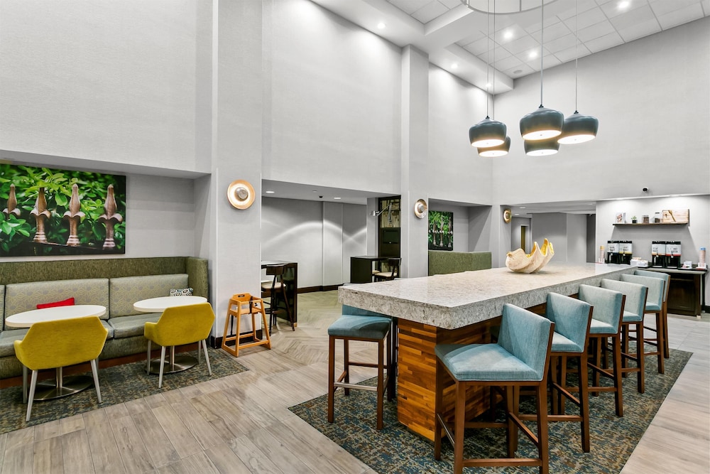 Hampton Inn & Suites Baltimore Woodlawn - photo 43