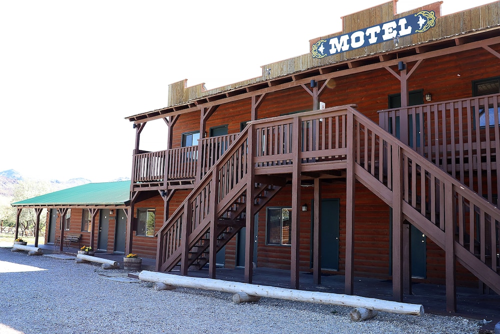 Yellowstone Valley Inn - photo 76