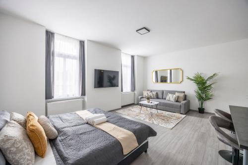 Exclusive & Grand City Central Residence w' 4BEDRM 3BATHRM — 4-Star Luxury Hotel in Budapest, Hungary