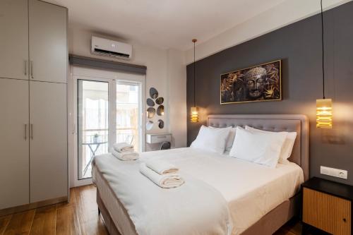 Luxury Boutique Suite w Balcony 5 min Metro — 4-Star Luxury Hotel in Athens, Greece