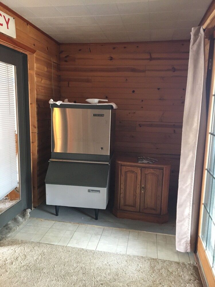 Superior Motel & Suites - photo 6