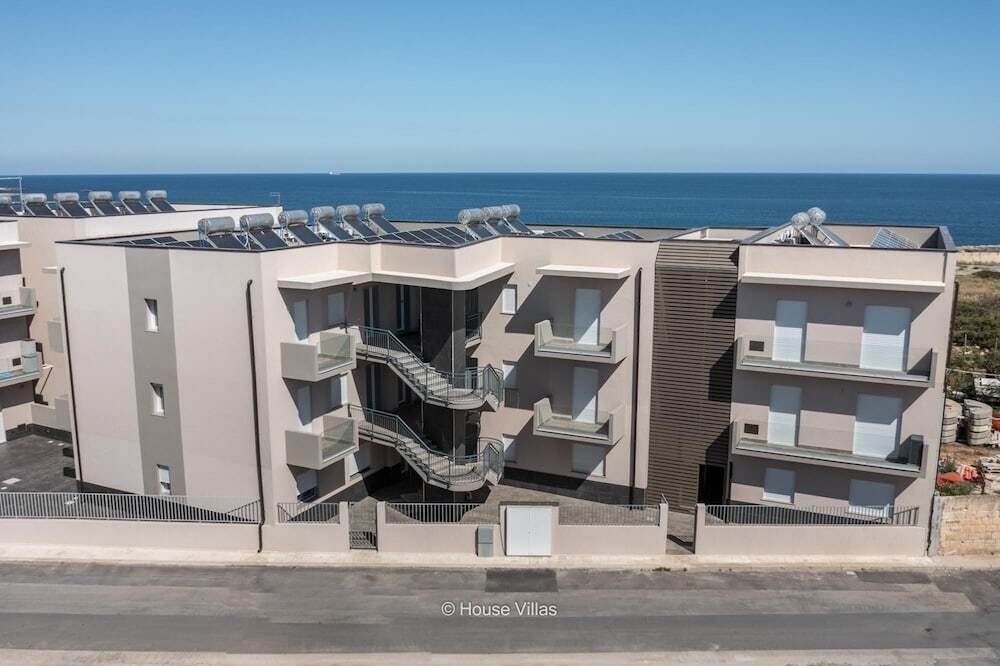 House Villas Sea House — 4-Star Luxury Hotel in Portopalo Di Capo Passero, Italy